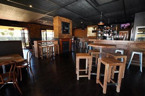 capricorn bar and grill|spare room bar and grill.